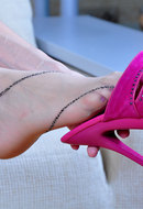 NylonFeetLine